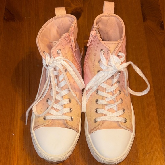 Art Class Pink and Peach Kids High-Top Sneakers - Picture 1 of 6